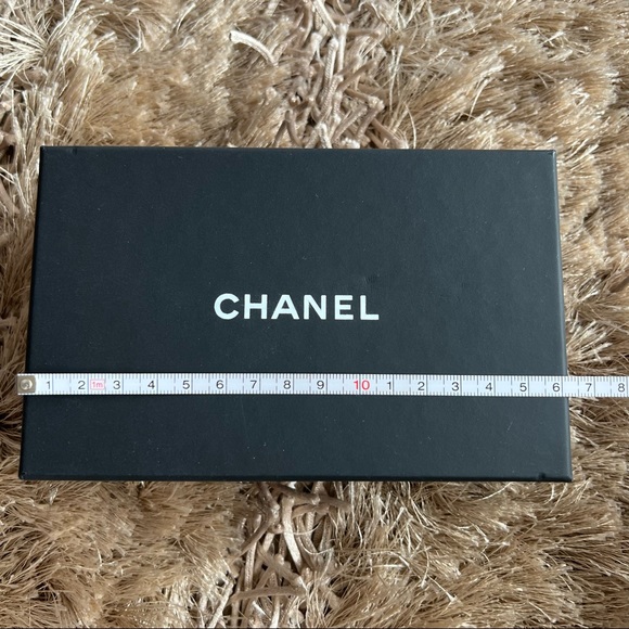 Authentic Chanel dust box - Picture 4 of 6